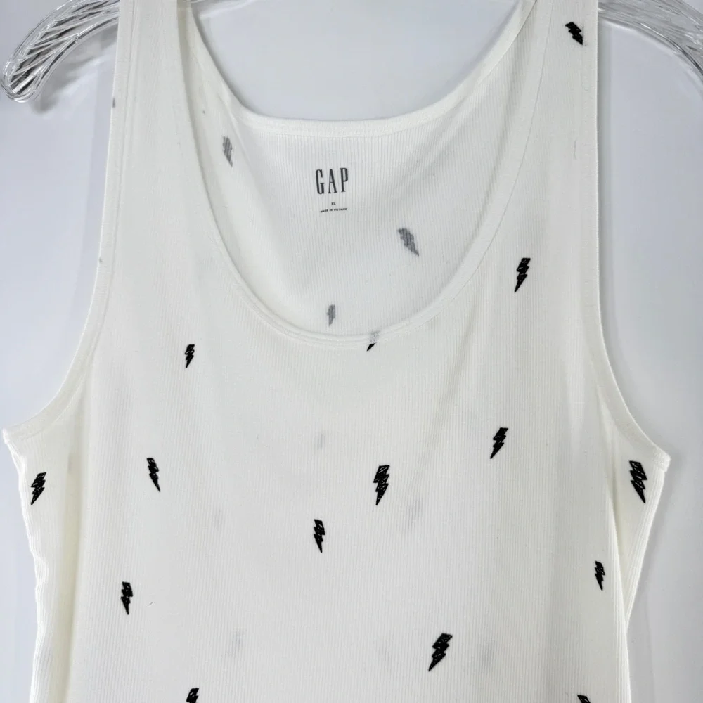 GAP White Rib-Knit Boyfriend Tank Top with Black Lightning Bolt Pattern Size XL